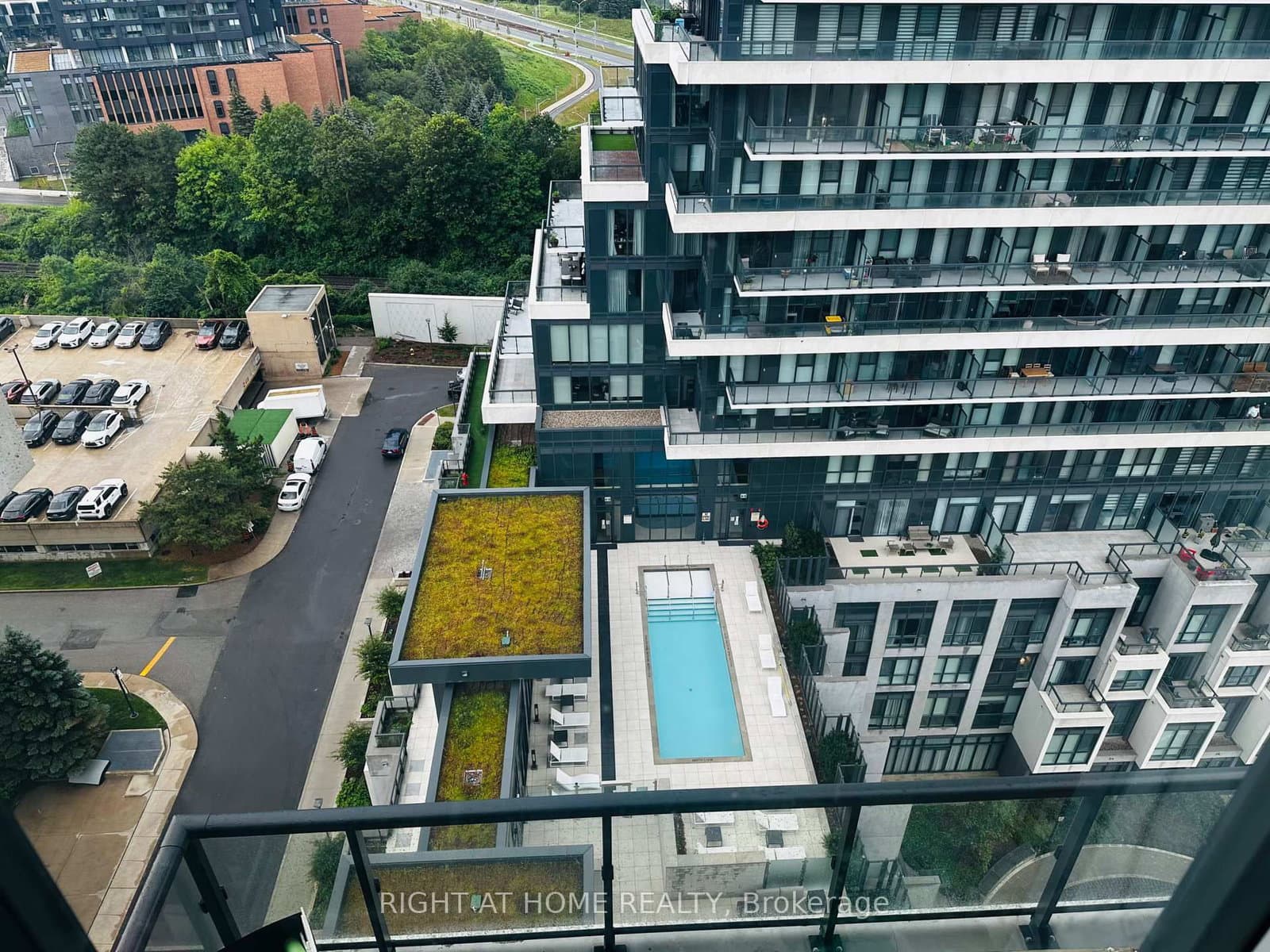 20 Inn On The Park Drive, Unit 1531 thumbnail 27