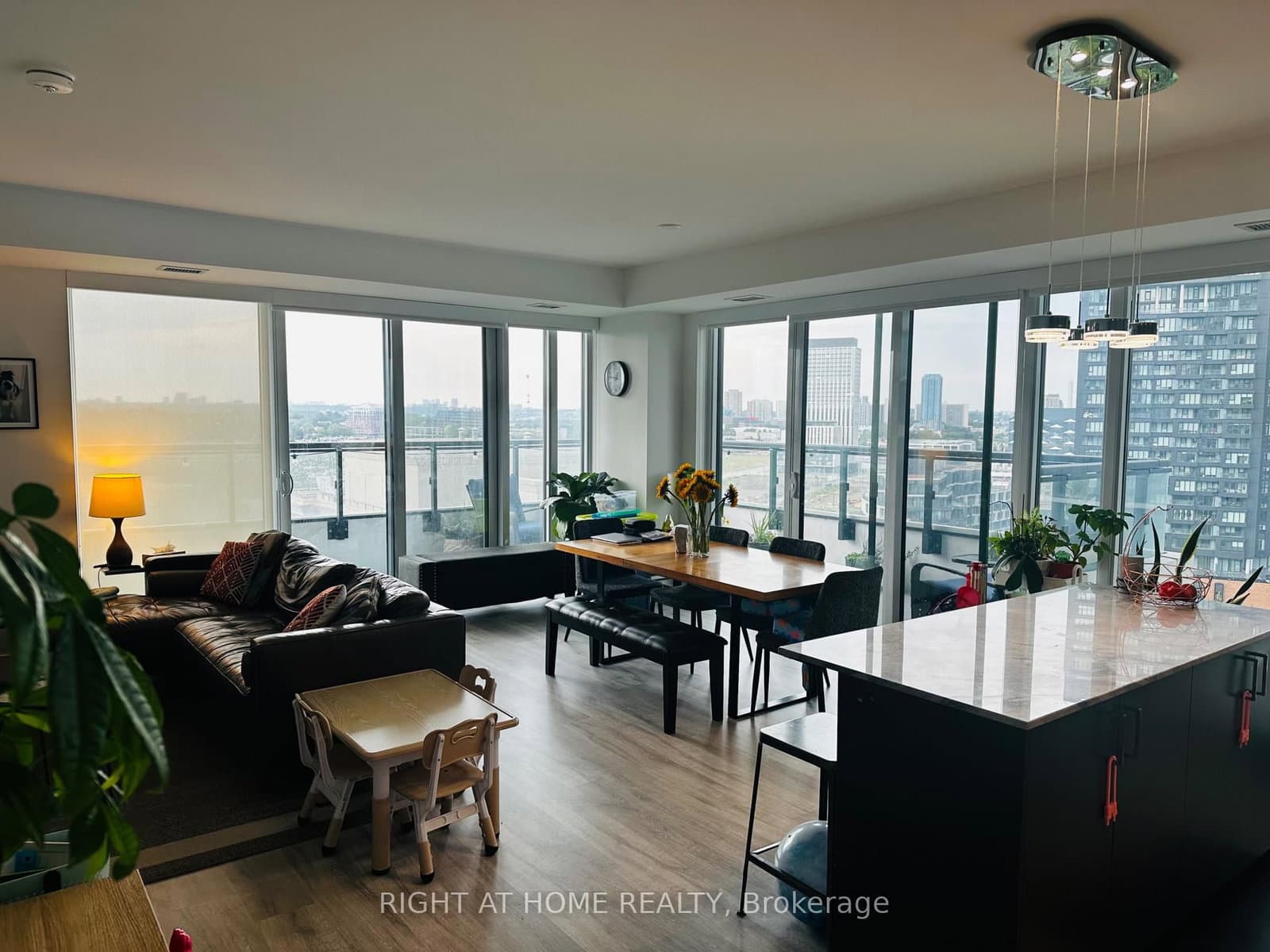 20 Inn On The Park Drive, Unit 1531 thumbnail 3