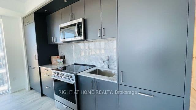20 Inn On The Park Drive, Unit 1531 thumbnail 6