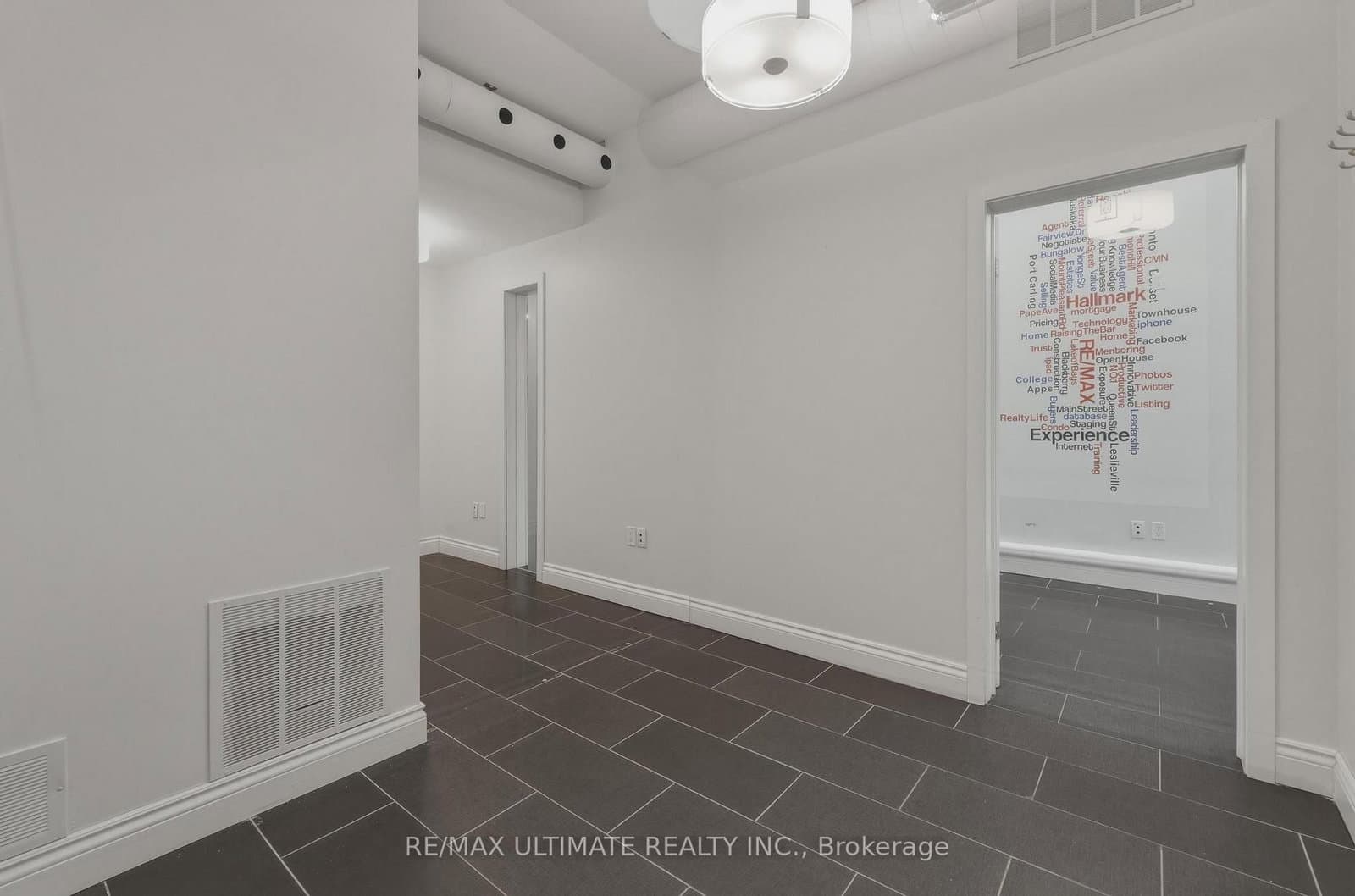 968 College Street thumbnail 12