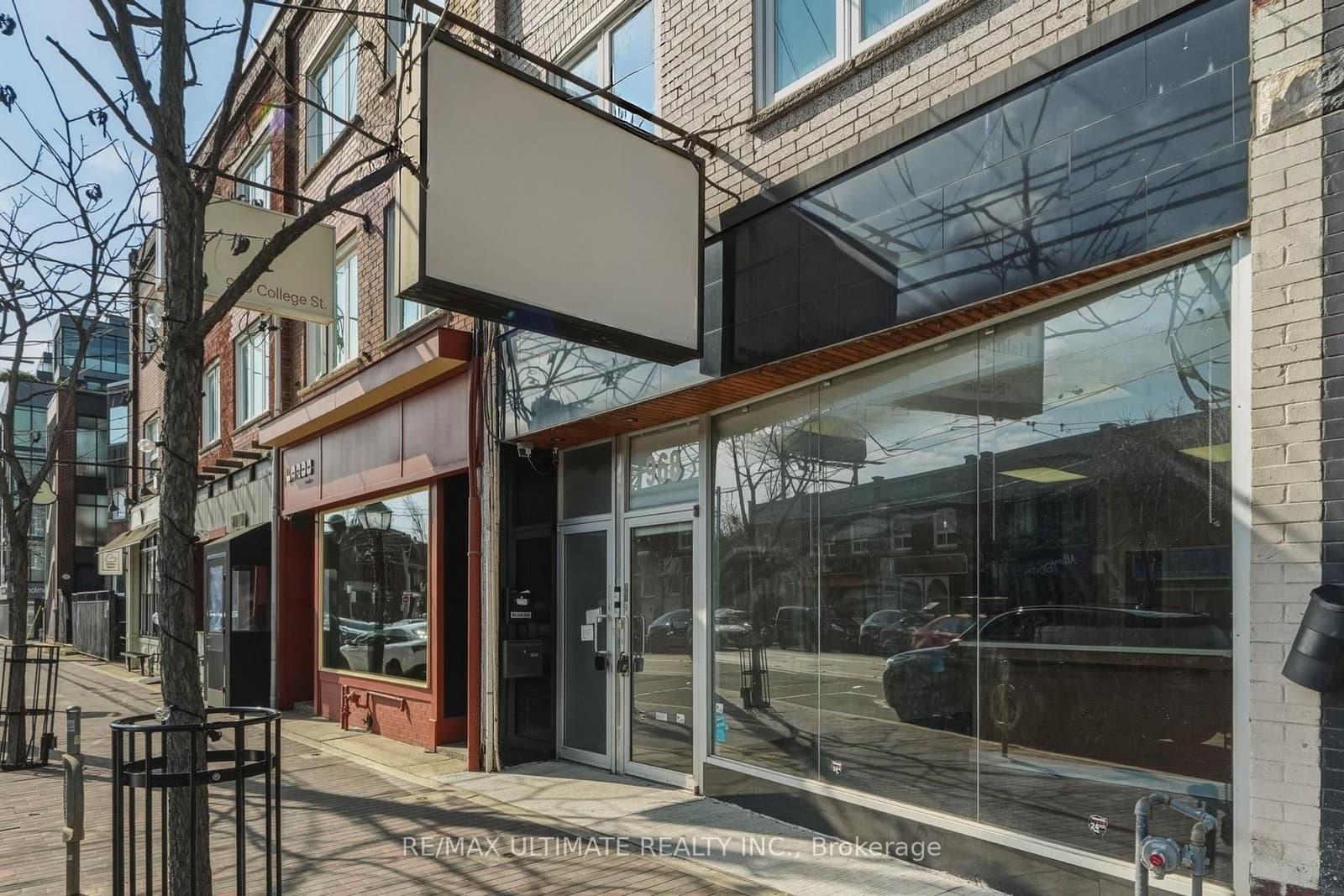 968 College Street thumbnail 2