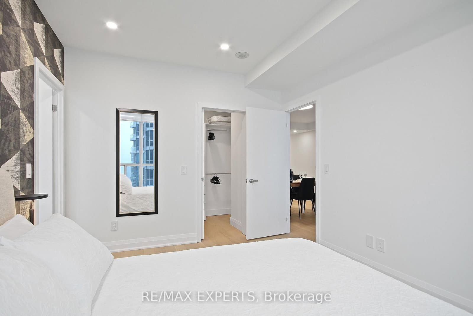 208 Queens Quay W, Unit 2011 thumbnail 19