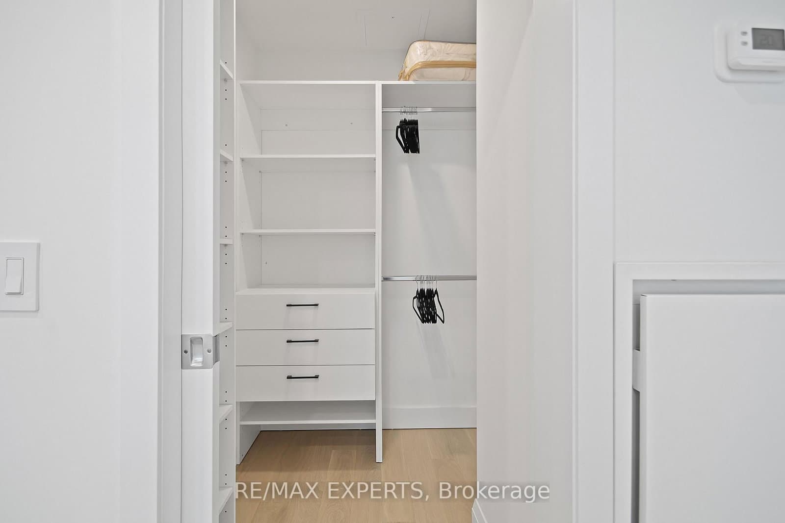 208 Queens Quay W, Unit 2011 thumbnail 20