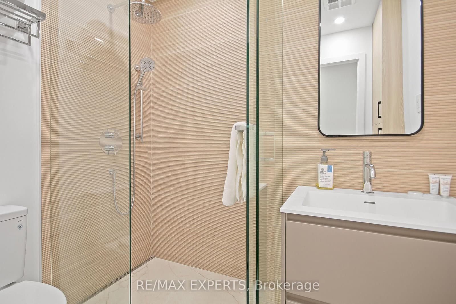 208 Queens Quay W, Unit 2011 thumbnail 29