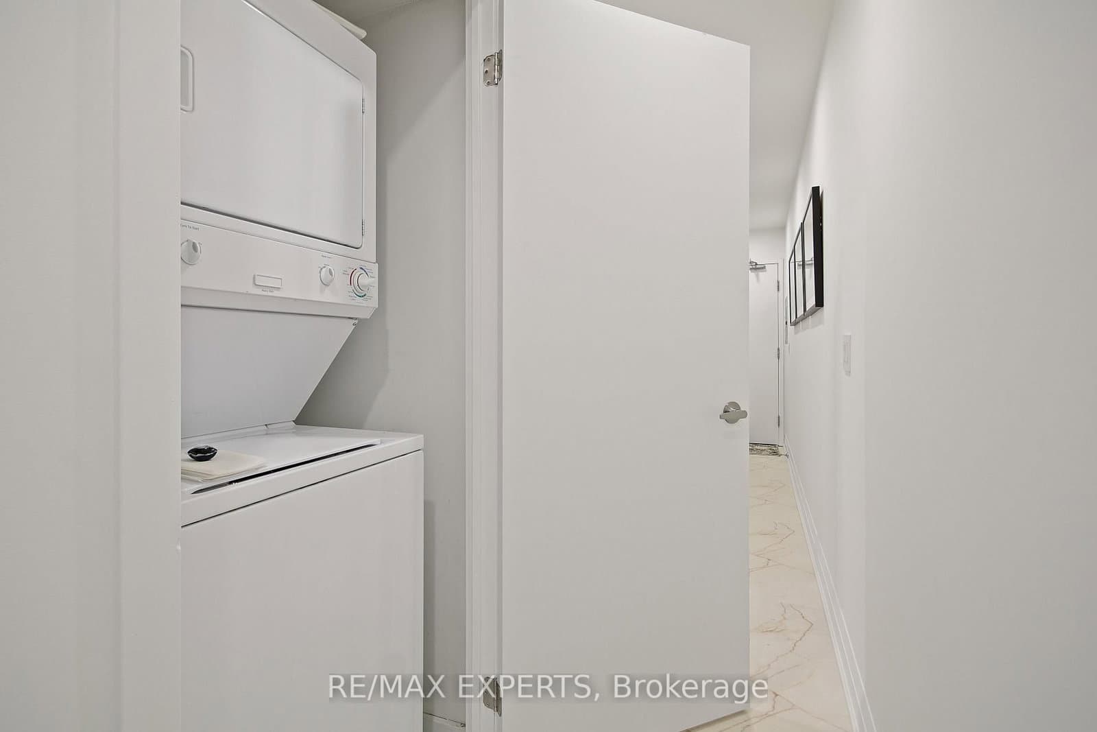 208 Queens Quay W, Unit 2011 thumbnail 30