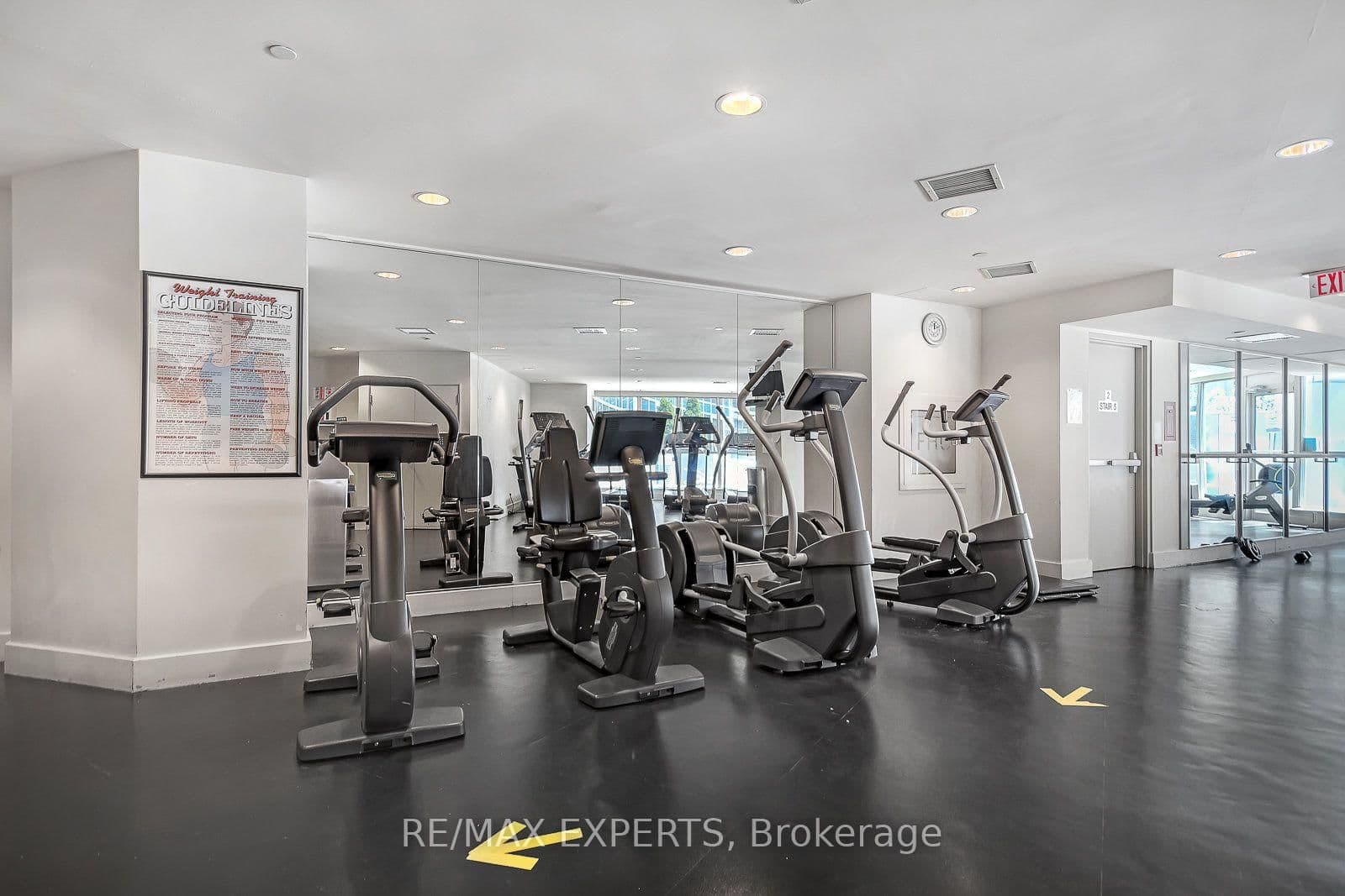 208 Queens Quay W, Unit 2011 thumbnail 32