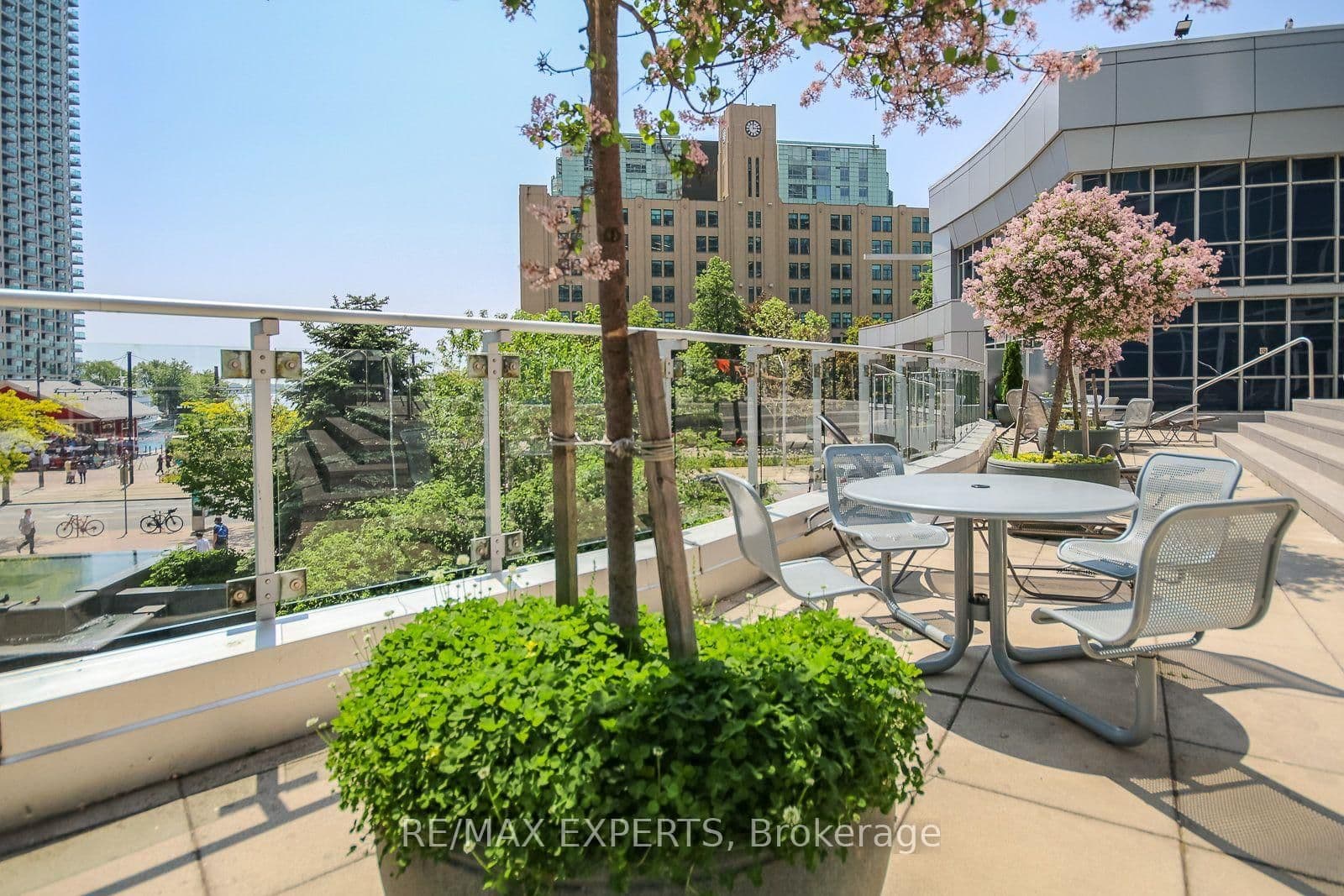 208 Queens Quay W, Unit 2011 thumbnail 35