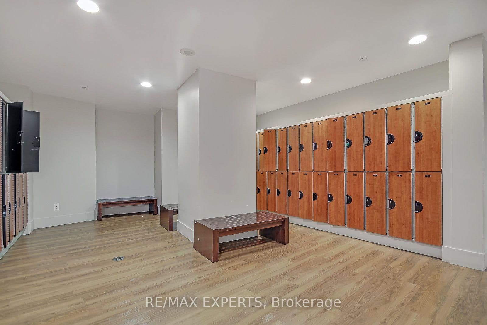 208 Queens Quay W, Unit 2011 thumbnail 37