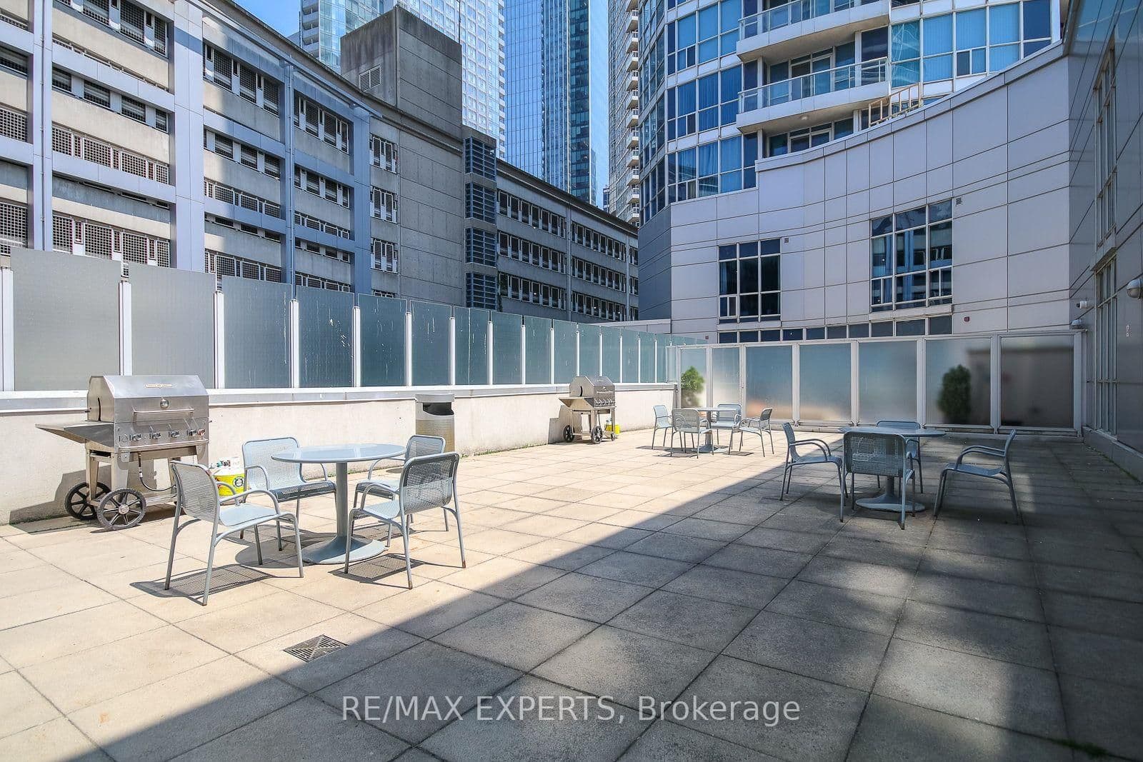 208 Queens Quay W, Unit 2011 thumbnail 38