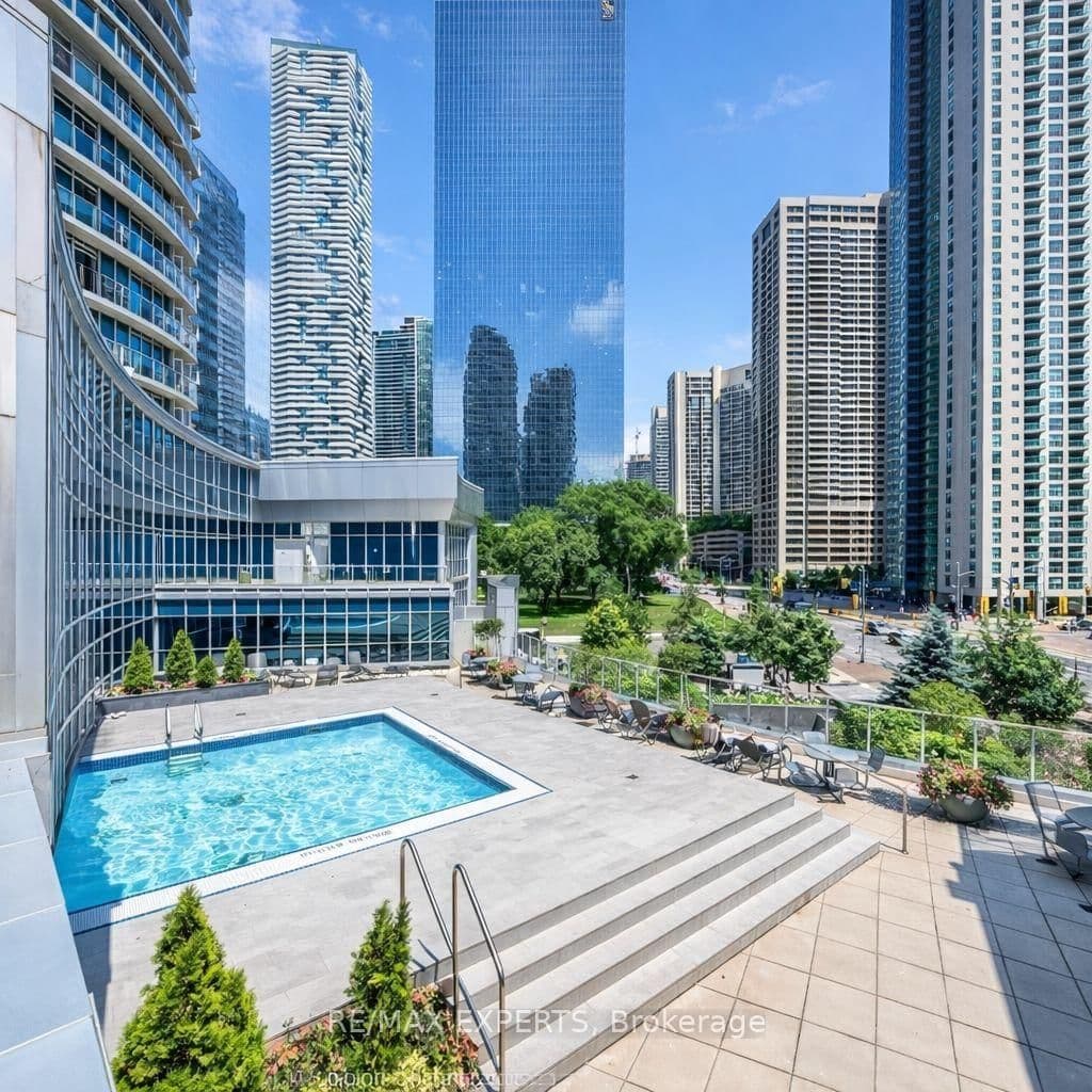 208 Queens Quay W, Unit 2011 thumbnail 44