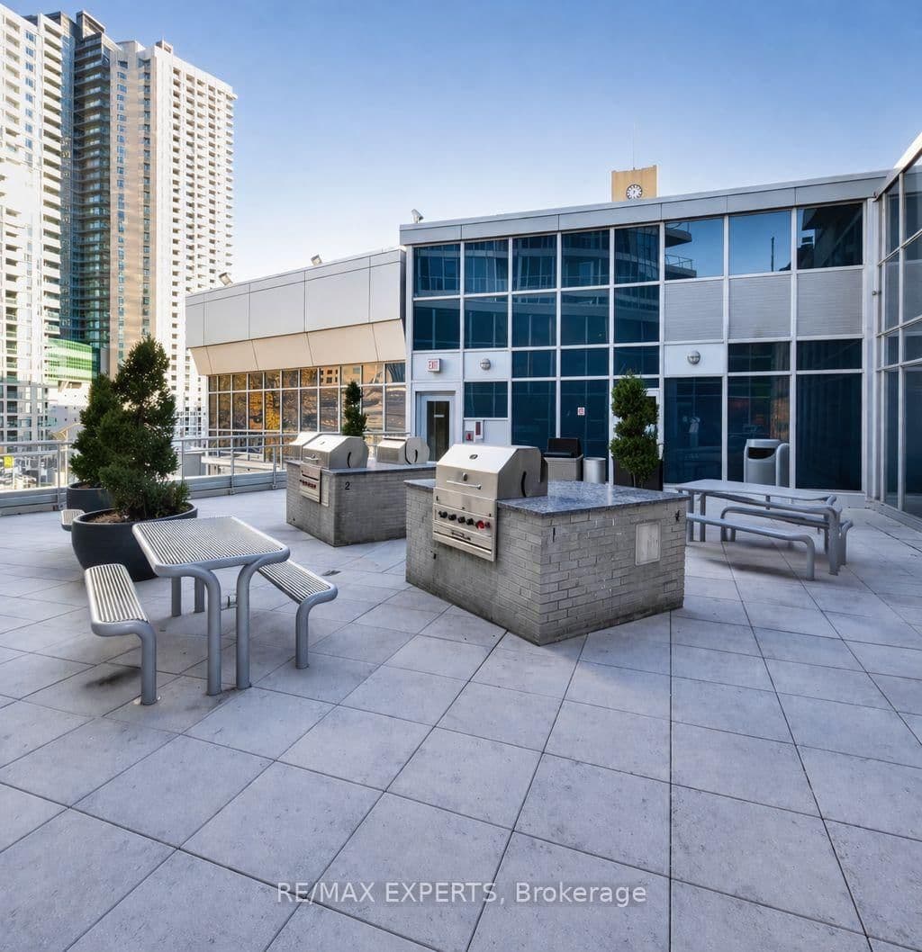 208 Queens Quay W, Unit 2011 thumbnail 46