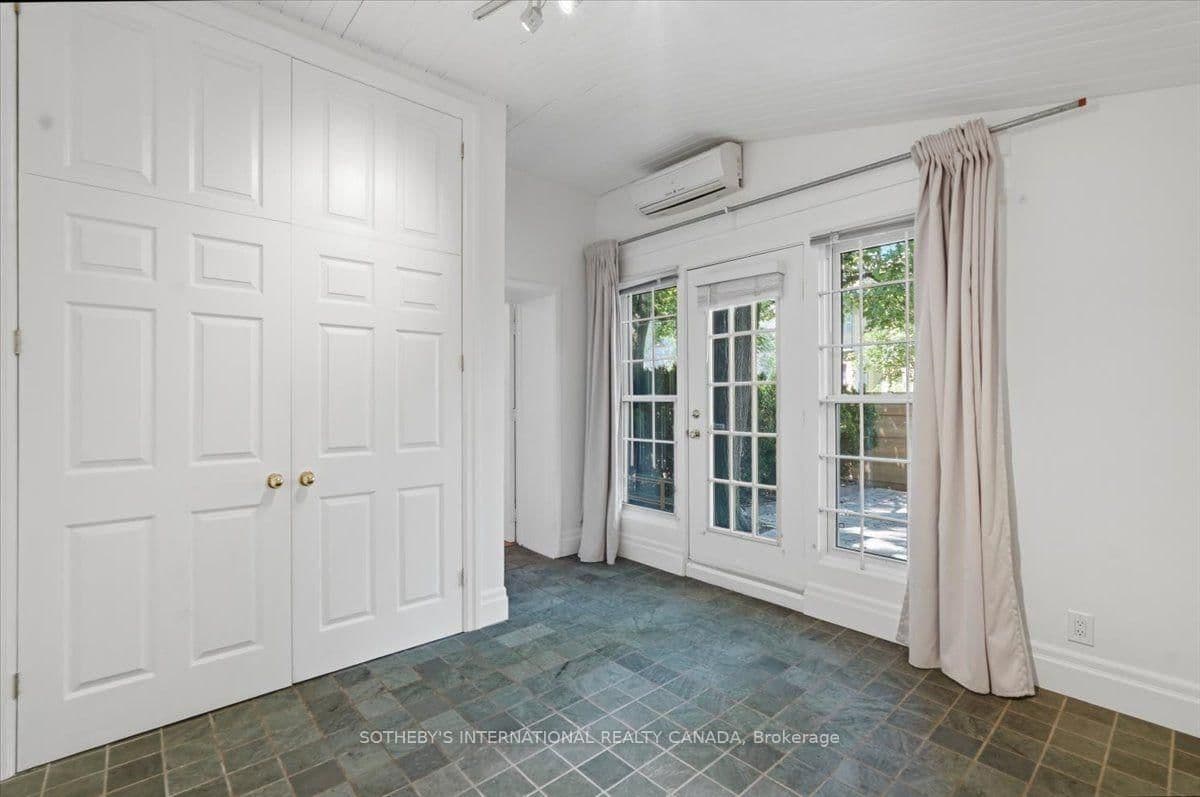 33 Rose Avenue thumbnail 12