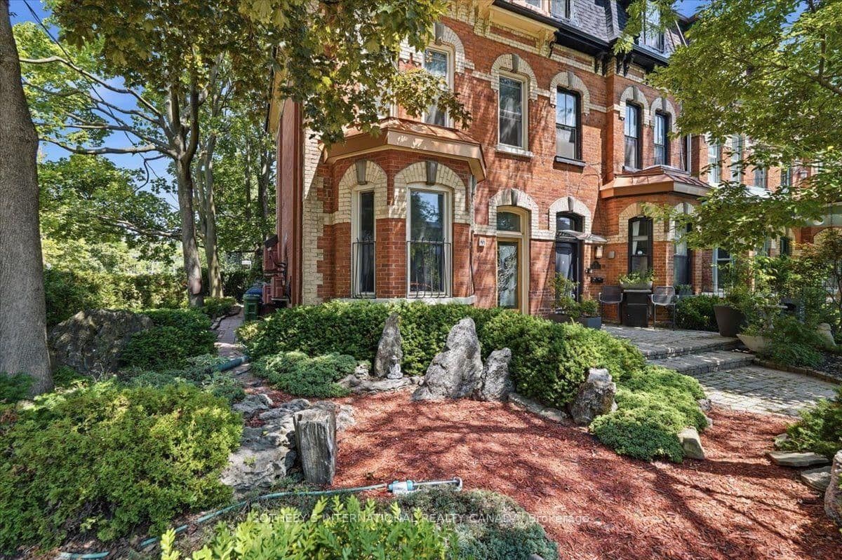 33 Rose Avenue thumbnail 3
