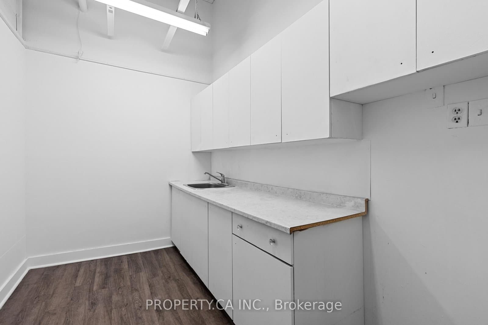 326 Davenport Road, Unit 101 thumbnail 14