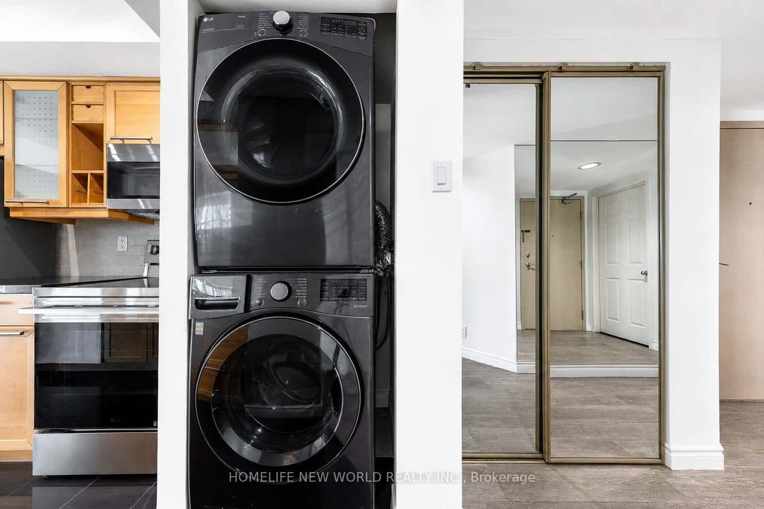 77 Harbour Square, Unit 1602 thumbnail 10