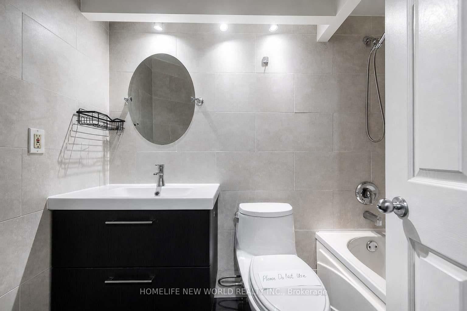77 Harbour Square, Unit 1602 thumbnail 18
