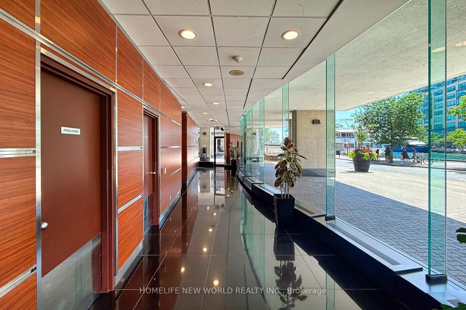 77 Harbour Square, Unit 1602 thumbnail 35
