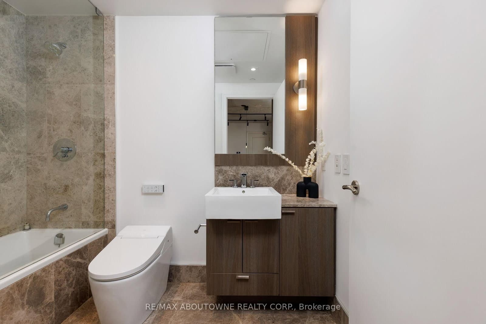 88 Blue Jays Way, Unit 2301 thumbnail 25