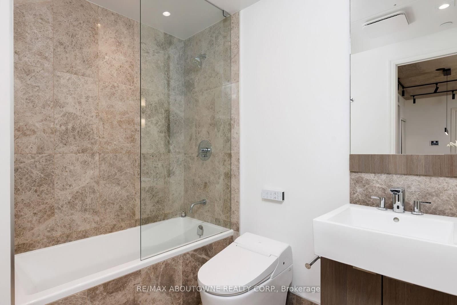 88 Blue Jays Way, Unit 2301 thumbnail 26