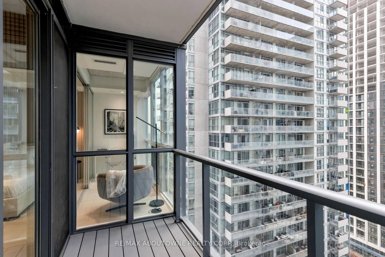 88 Blue Jays Way, Unit 2301 thumbnail 27