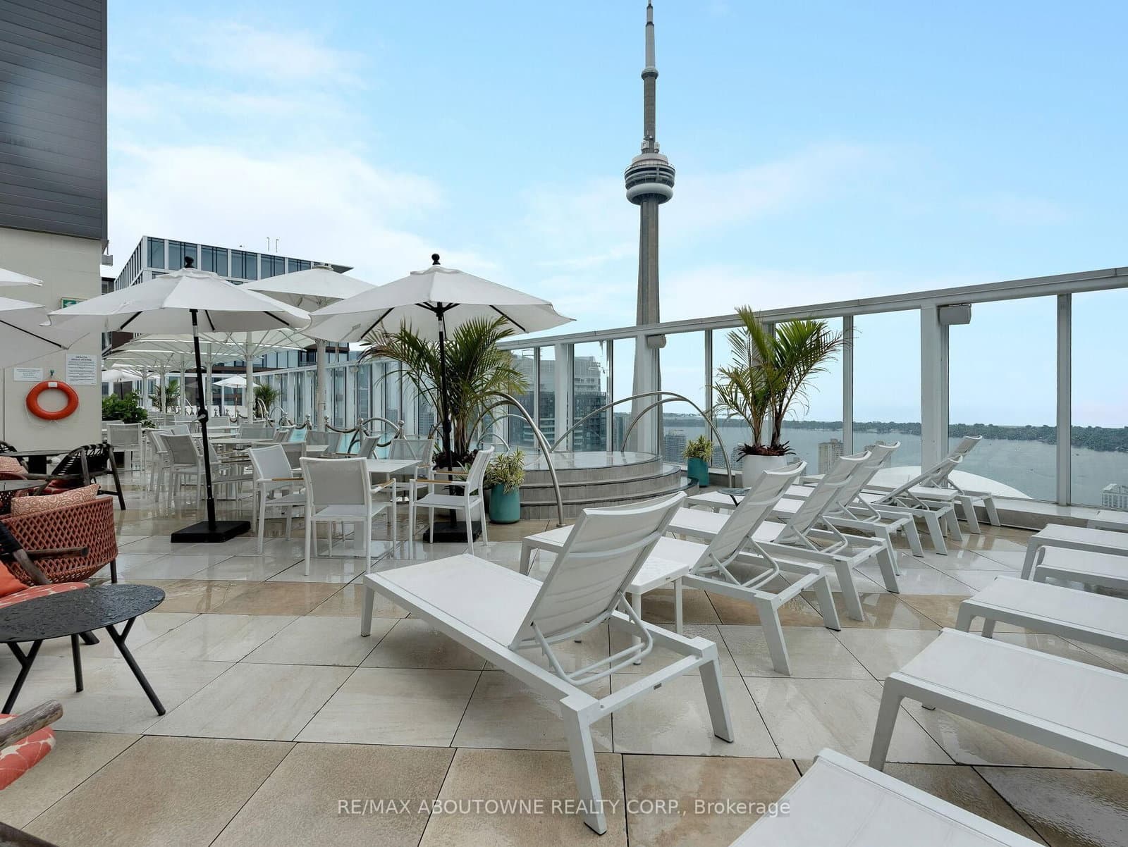 88 Blue Jays Way, Unit 2301 thumbnail 31
