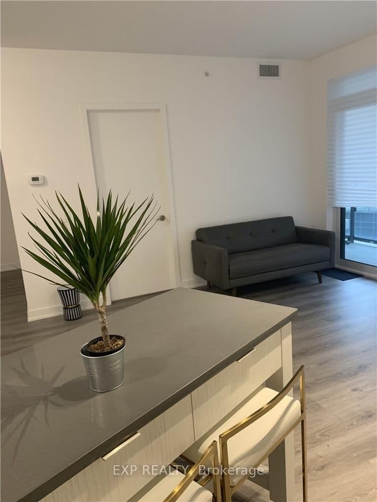 38 Iannuzzi Street, Unit 509 thumbnail 10