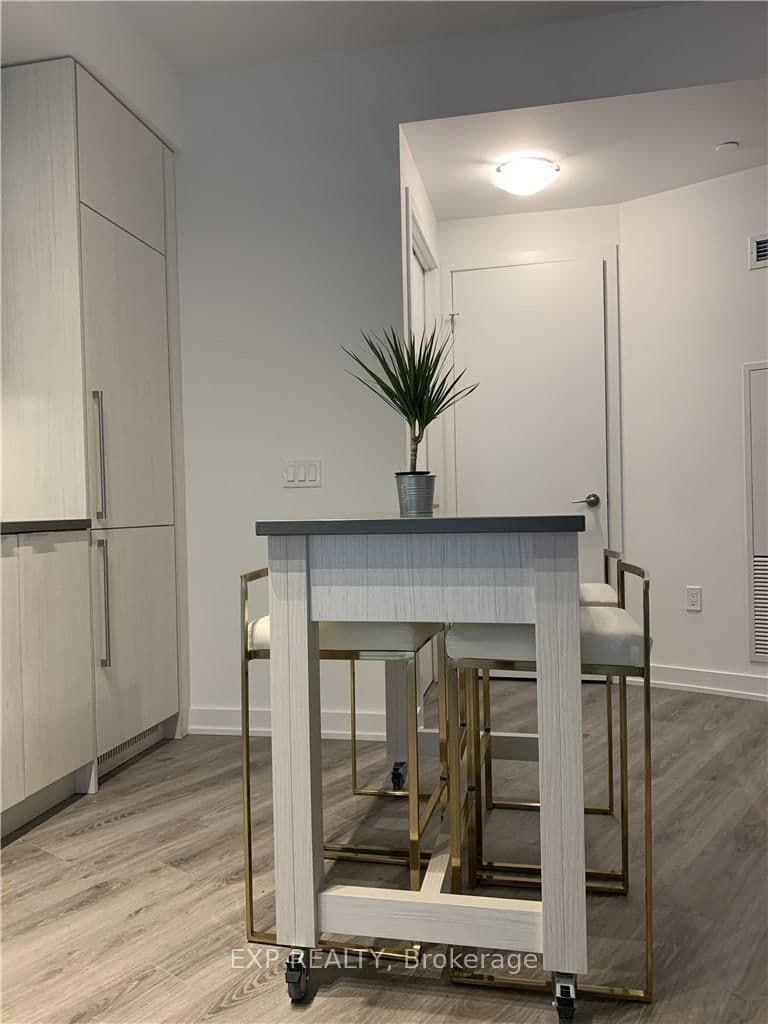 38 Iannuzzi Street, Unit 509 thumbnail 5