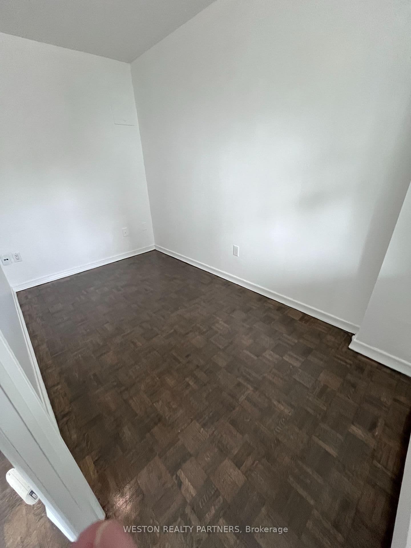 44 Walmer Road, Unit 204 thumbnail 5