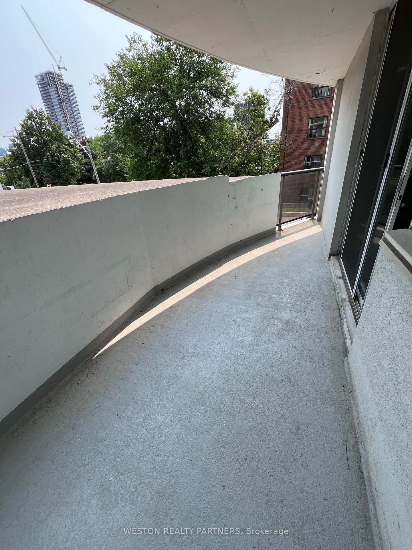 44 Walmer Road, Unit 204 thumbnail 6