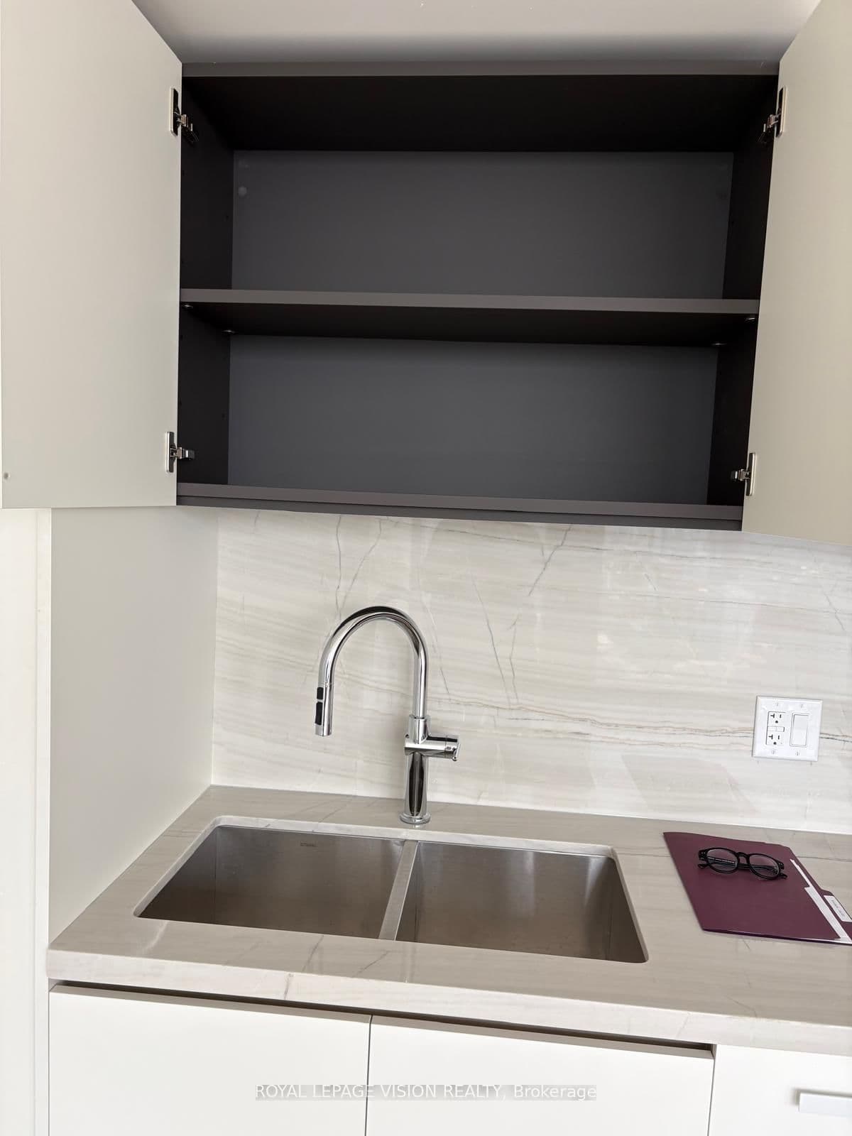 1315 Bay st Street, Unit 3202 thumbnail 18