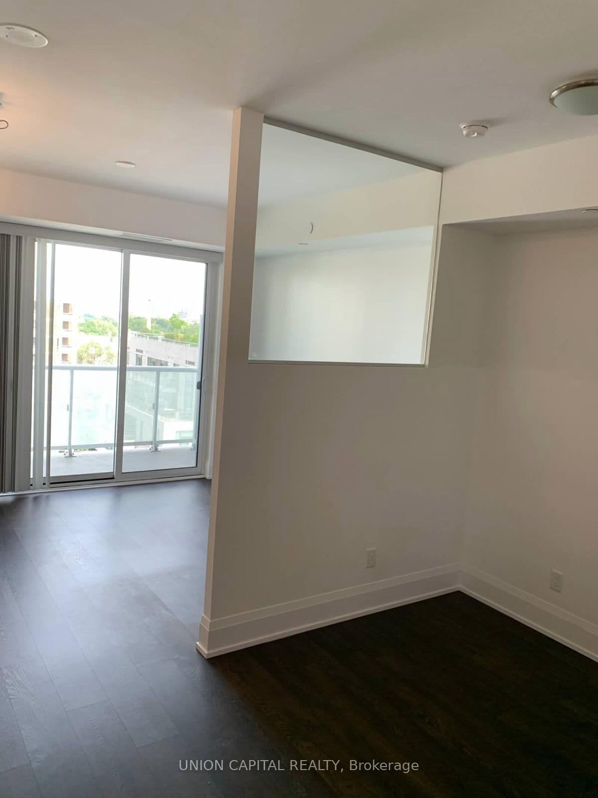 101 Erskine Avenue, Unit 906 thumbnail 5