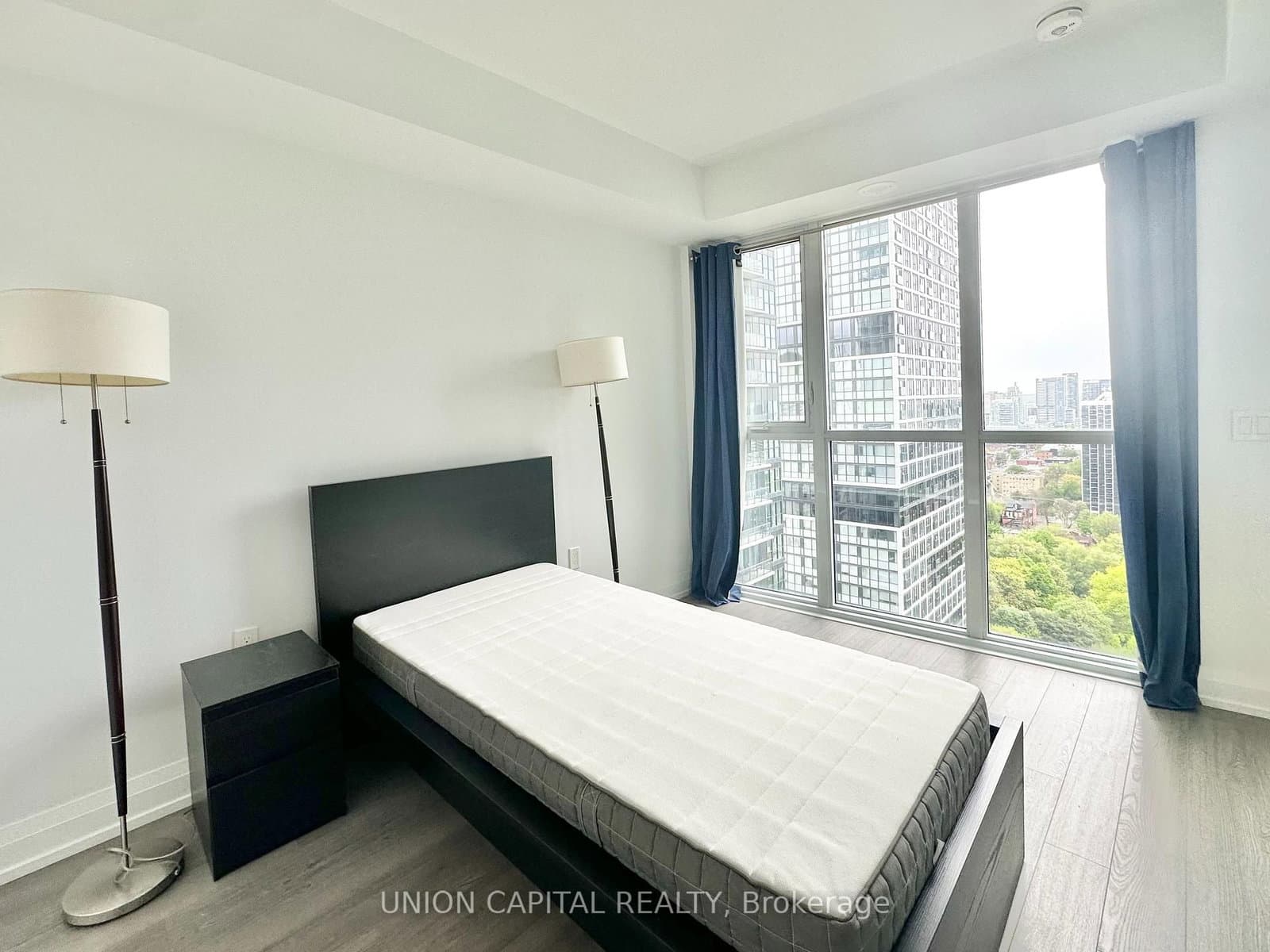 77 Mutual Street, Unit 2410 thumbnail 10
