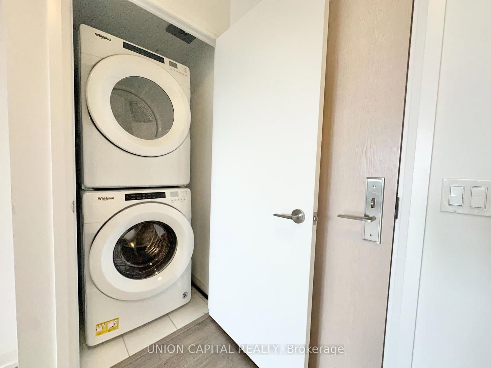 77 Mutual Street, Unit 2410 thumbnail 13