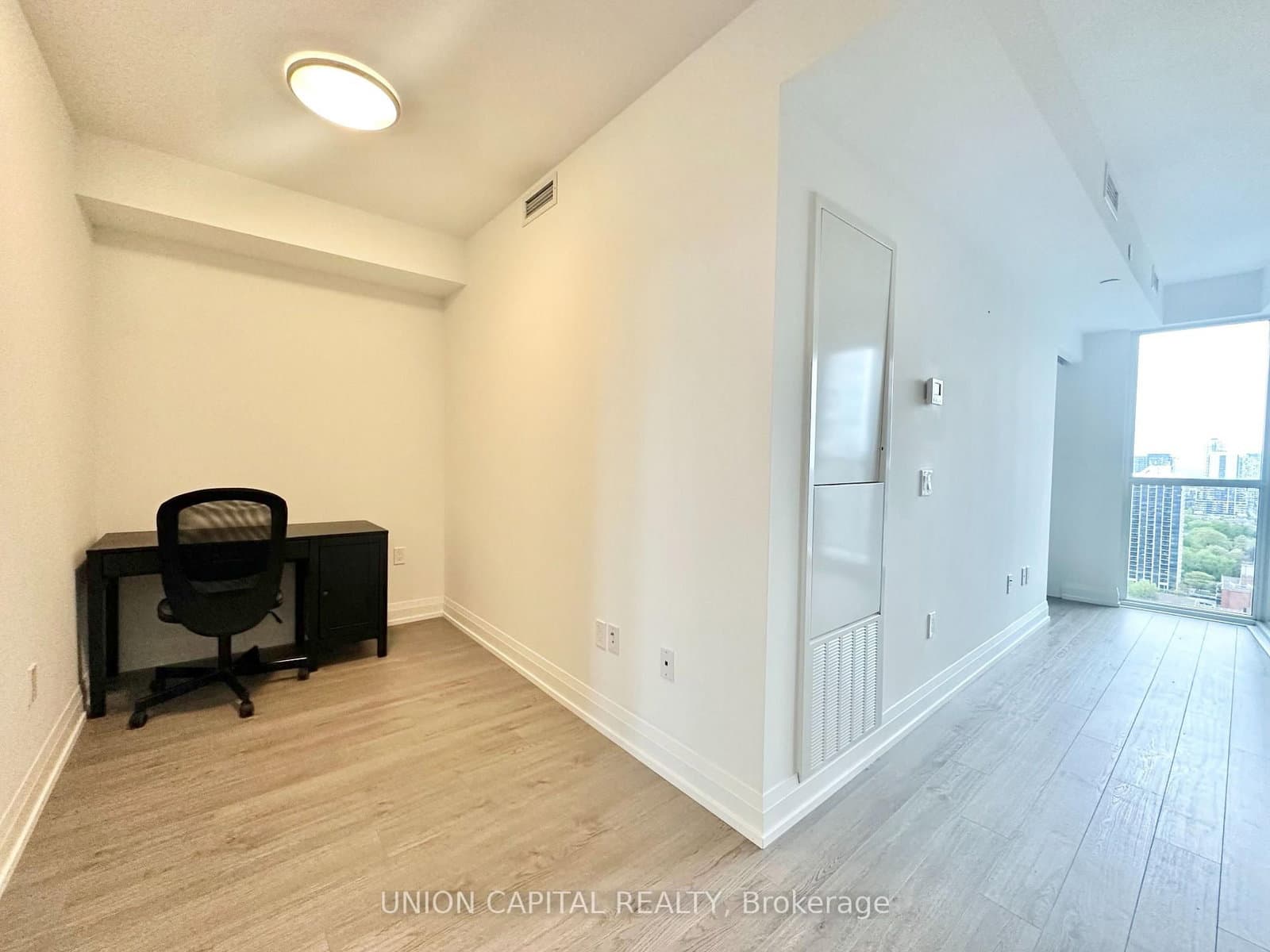 77 Mutual Street, Unit 2410 thumbnail 7
