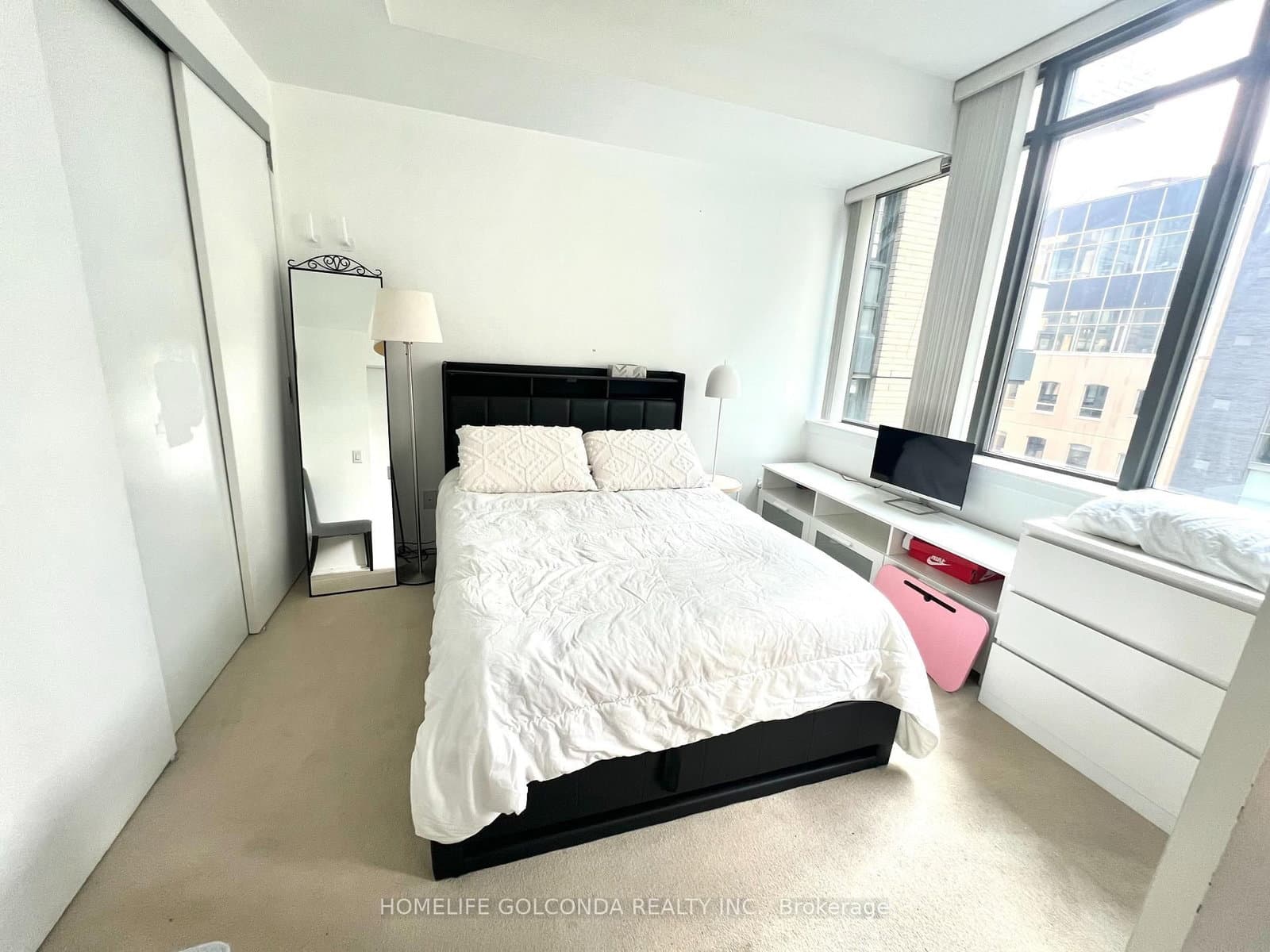 8 Charlotte Street, Unit 511 thumbnail 6