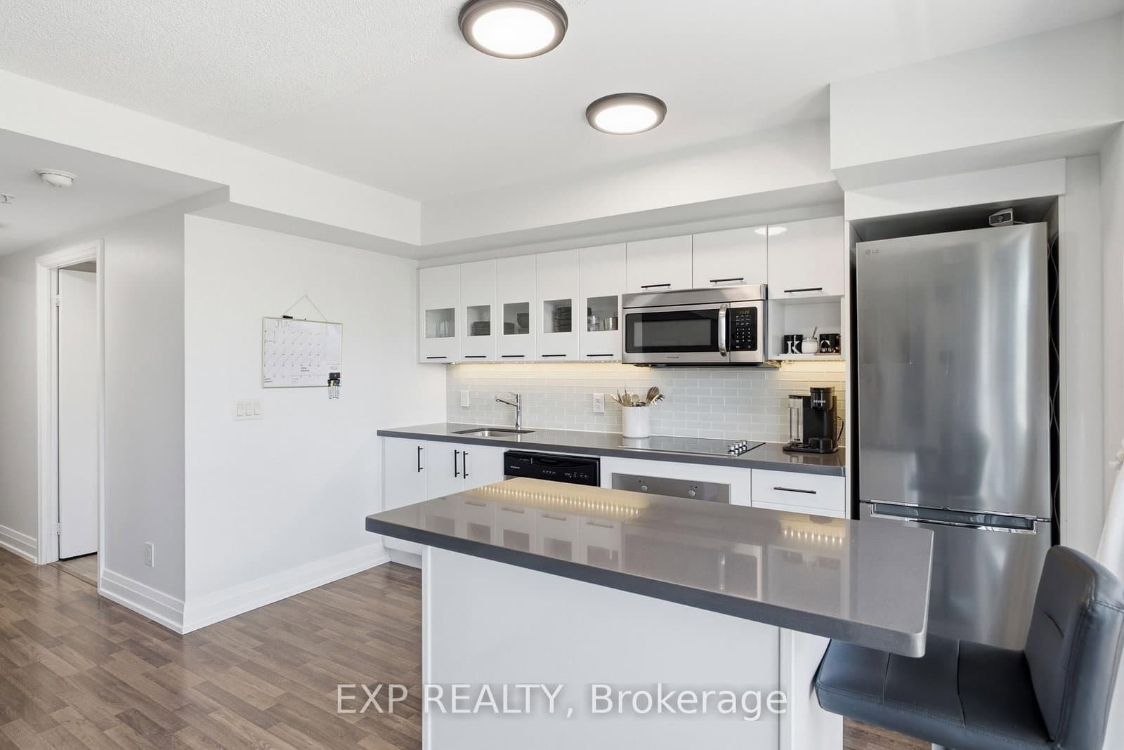 555 Wilson Avenue, Unit E1108 thumbnail 14