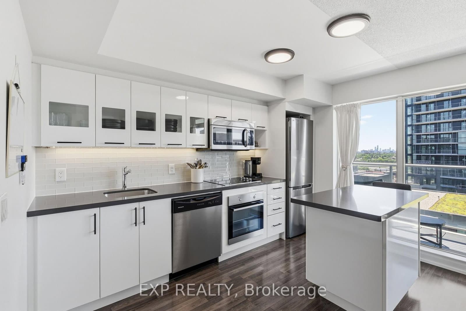 555 Wilson Avenue, Unit E1108 thumbnail 15