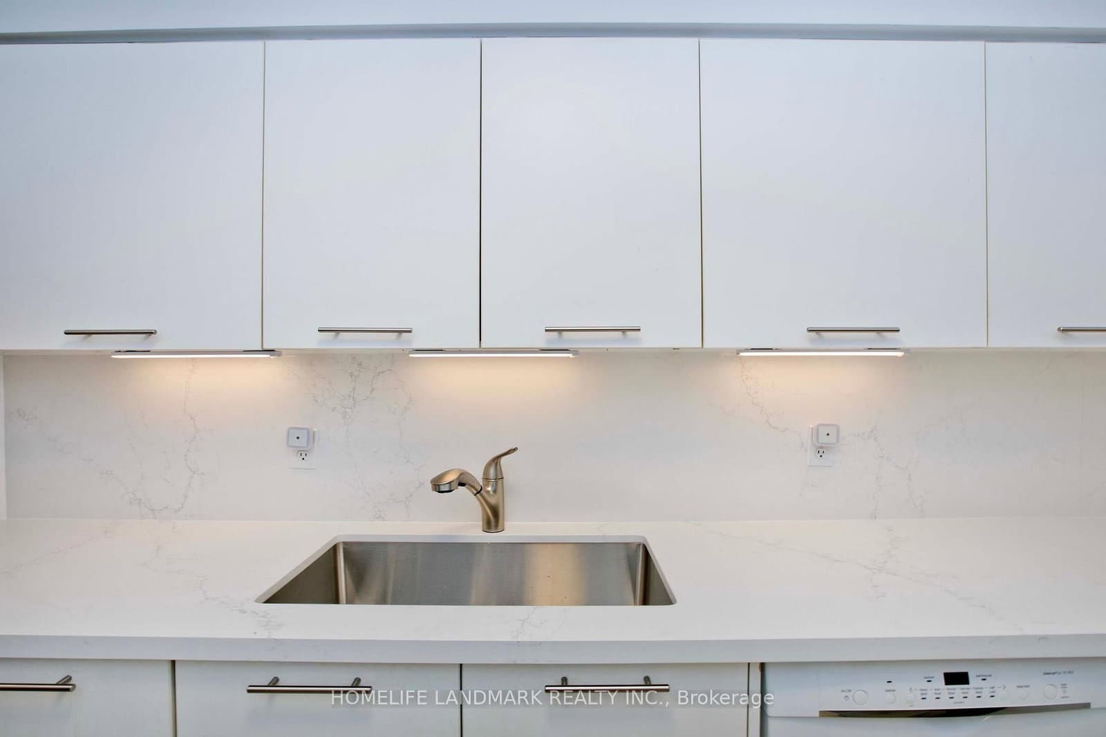 55 Harrison Garden Boulevard, Unit 1210 thumbnail 10