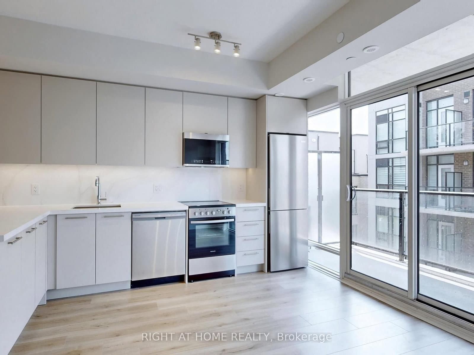 851 Sheppard Avenue W, Unit 30 thumbnail 11