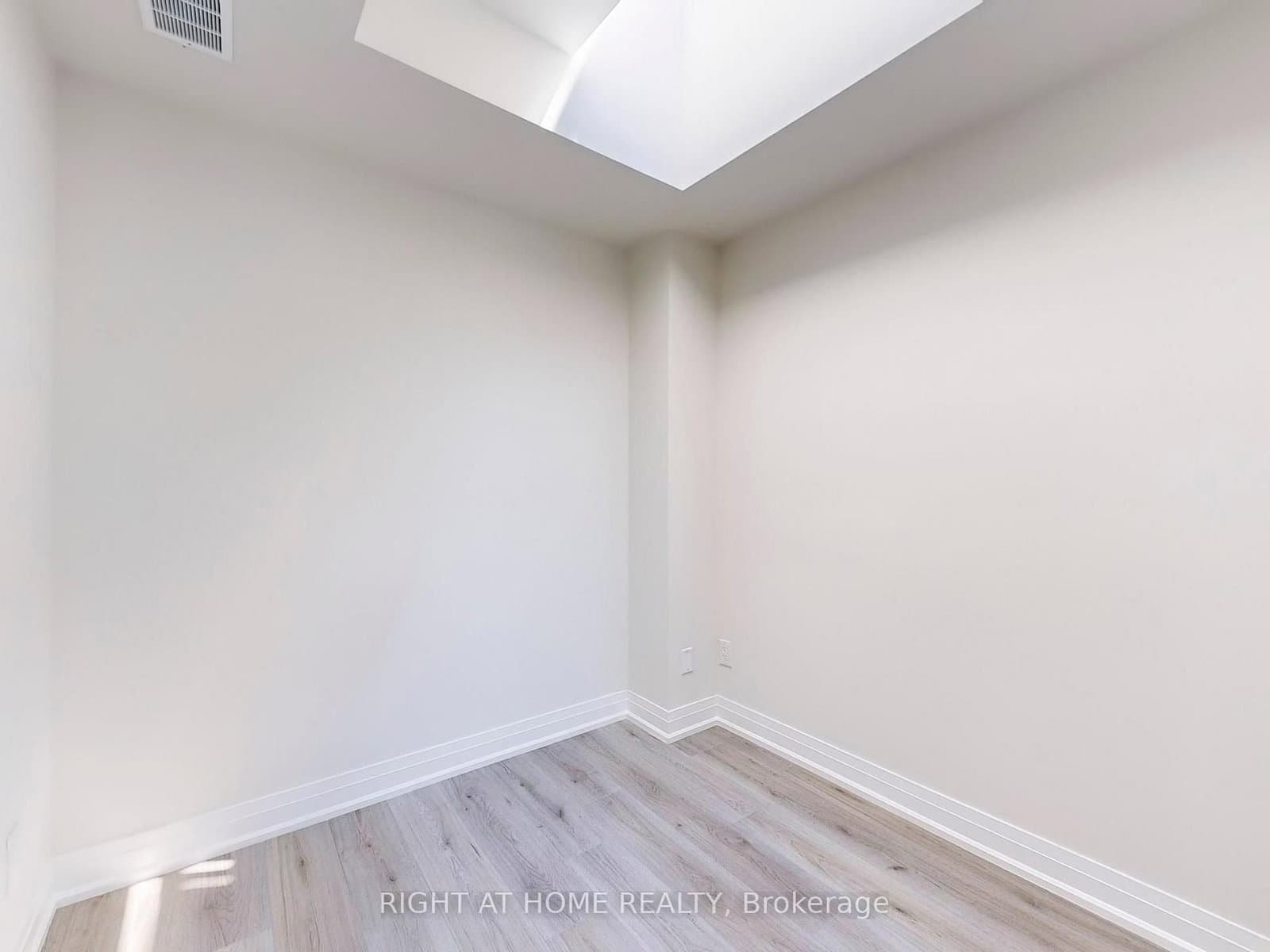 851 Sheppard Avenue W, Unit 30 thumbnail 23