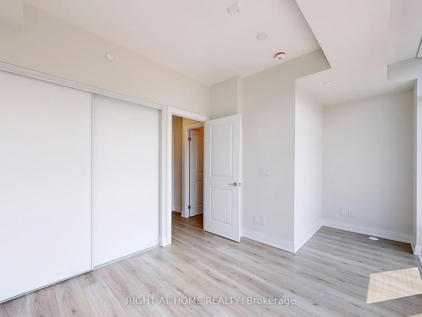 851 Sheppard Avenue W, Unit 30 thumbnail 24