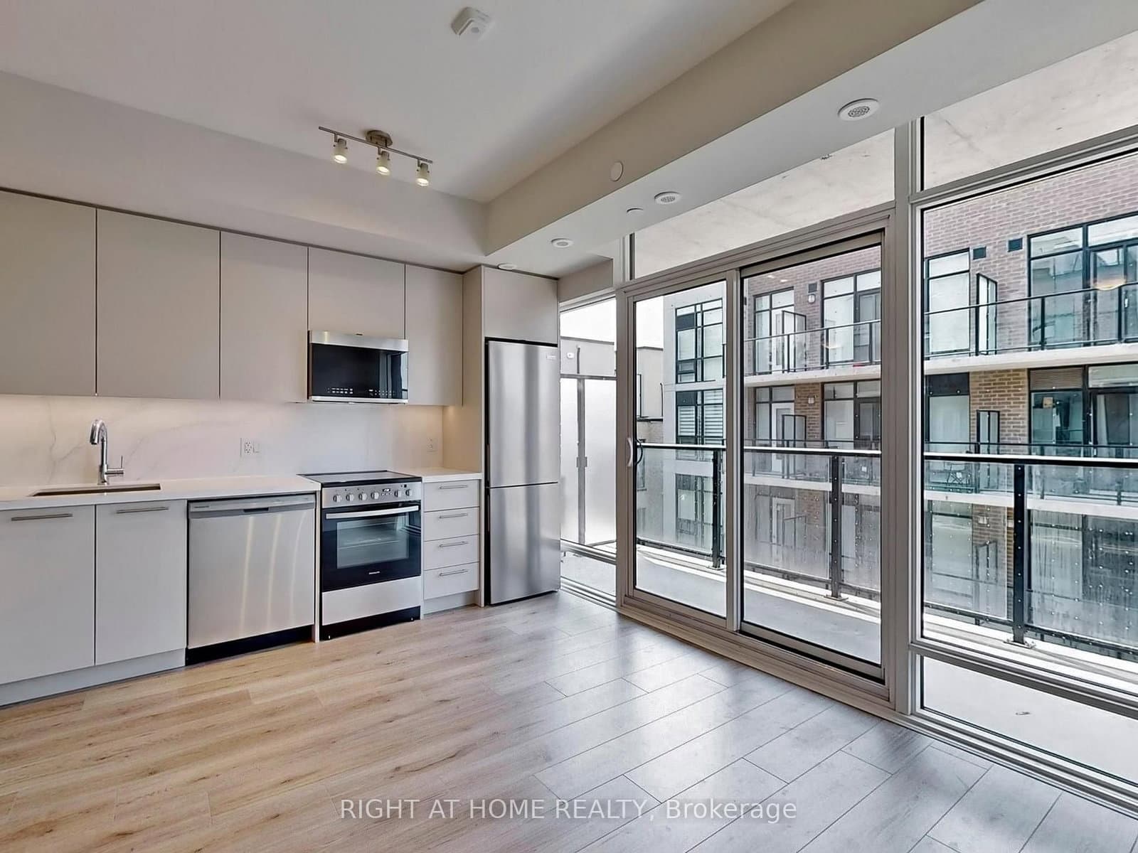 851 Sheppard Avenue W, Unit 30 thumbnail 9