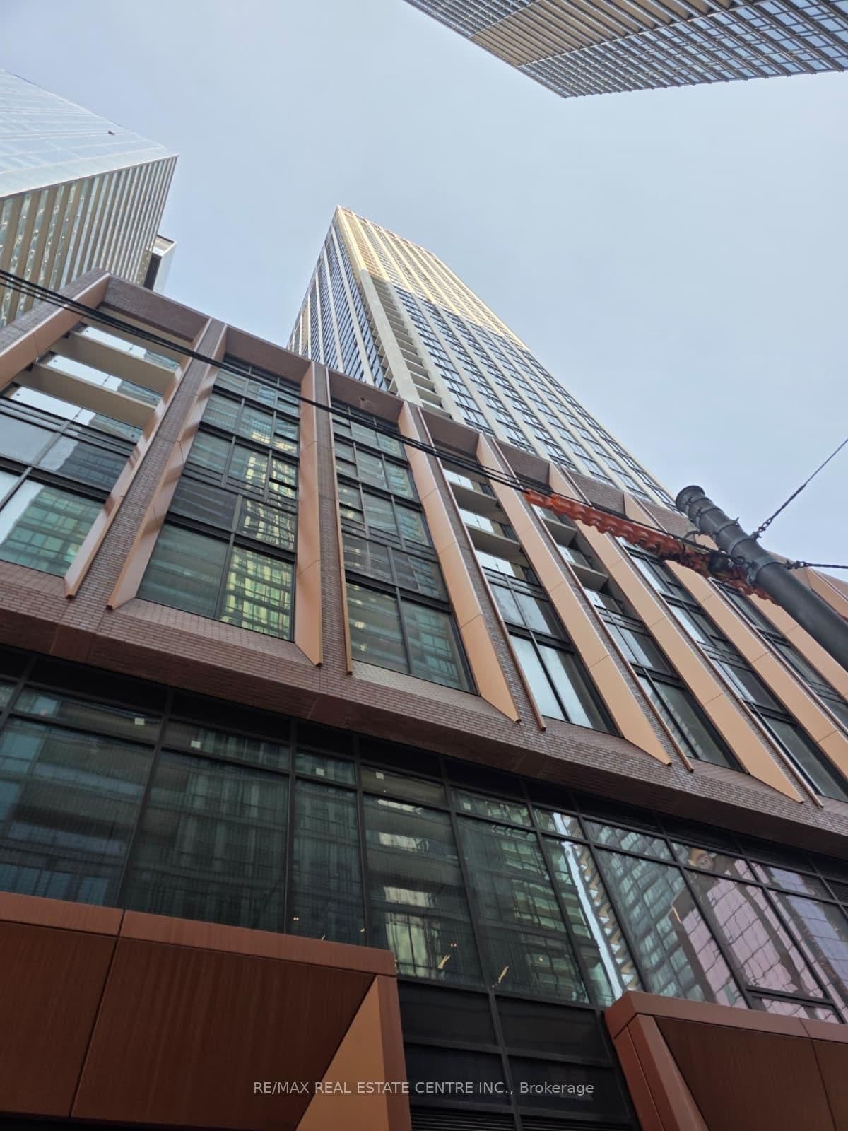400 King Street W, Unit 901 thumbnail 3