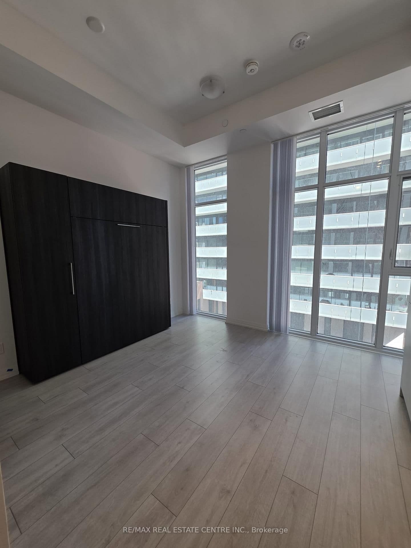 400 King Street W, Unit 901 thumbnail 5