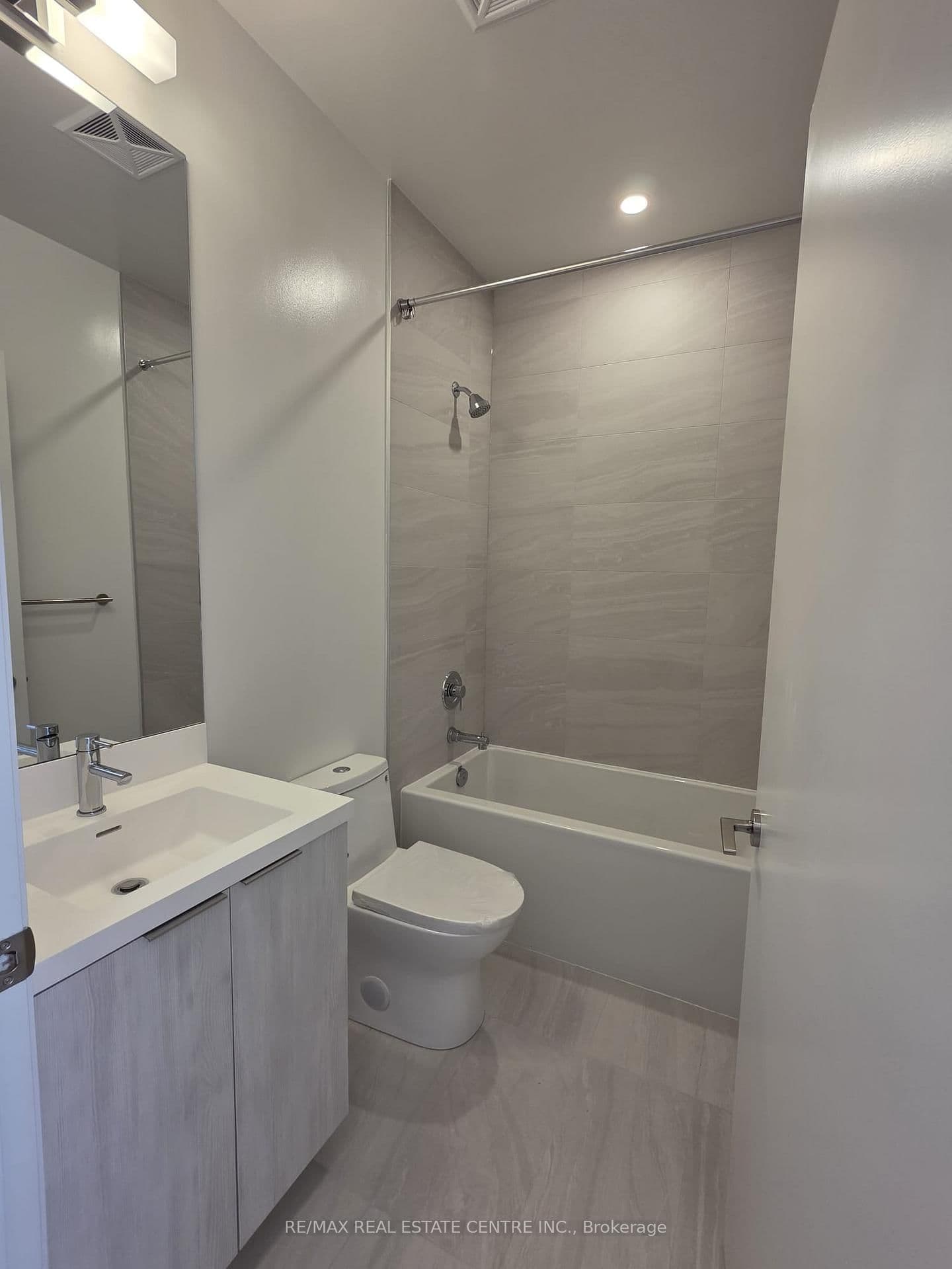 400 King Street W, Unit 901 thumbnail 6