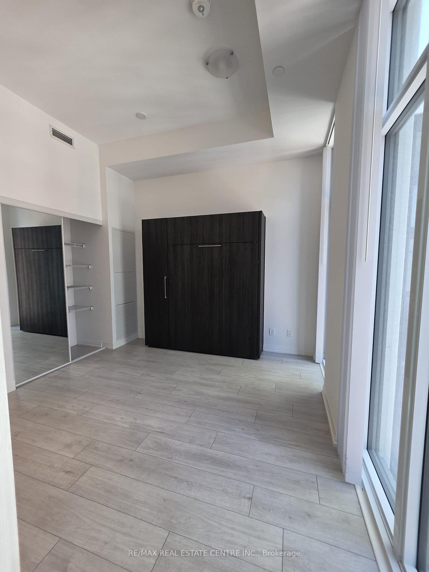 400 King Street W, Unit 901 thumbnail 7