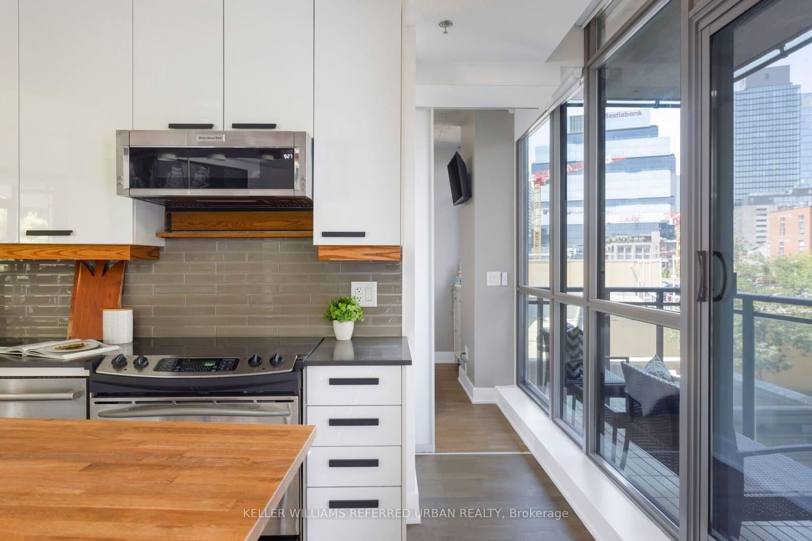 90 Trinity Street, Unit 212 thumbnail 23