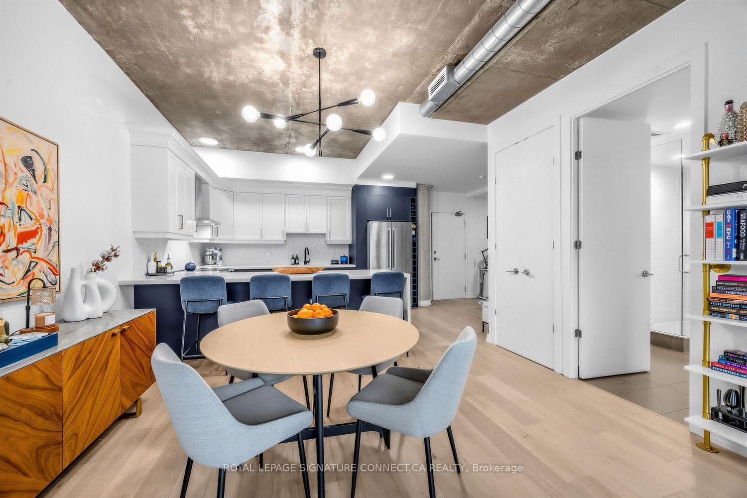 66 Portland Street, Unit PH806 thumbnail 12