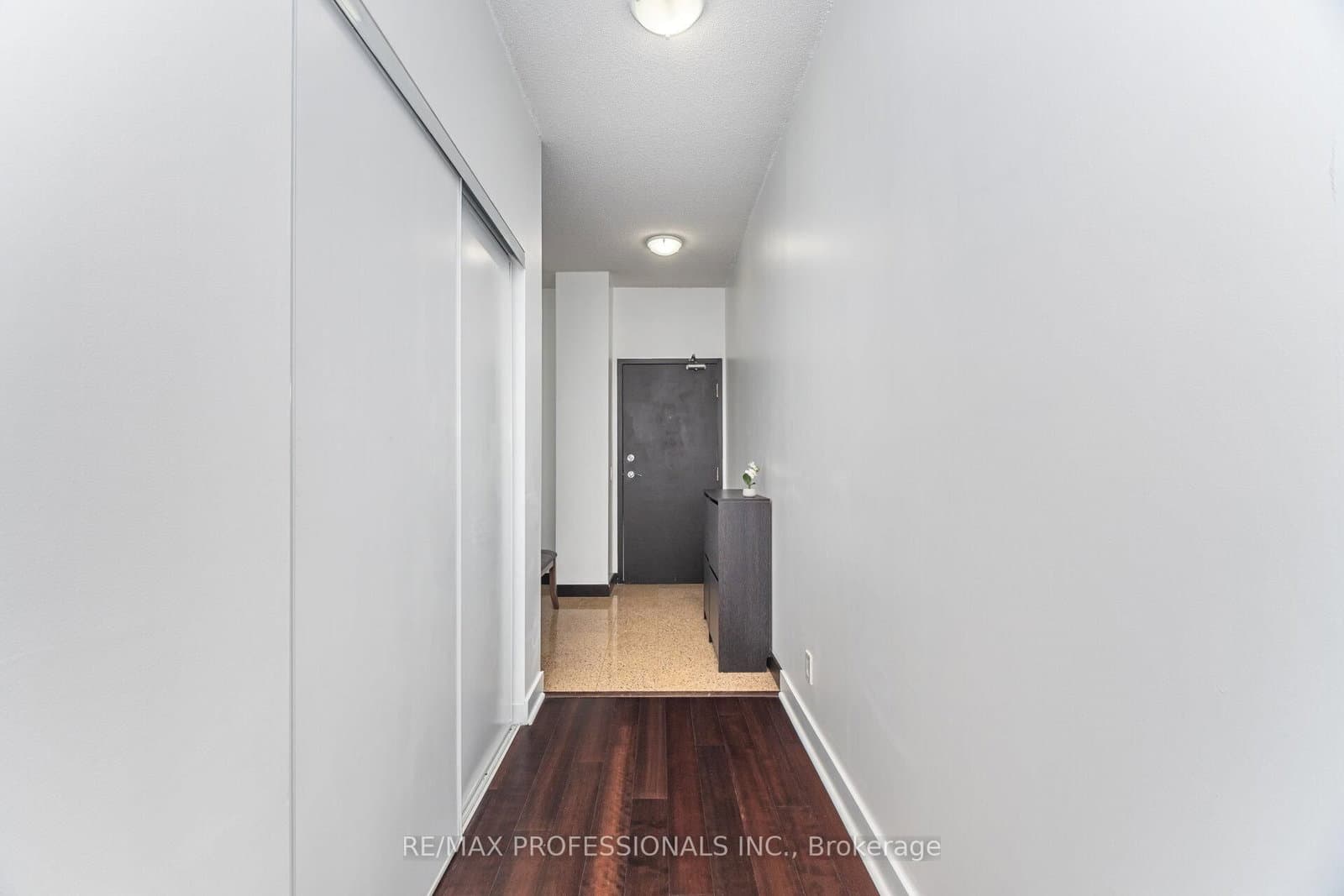 361 Front Street W, Unit 3303 thumbnail 5