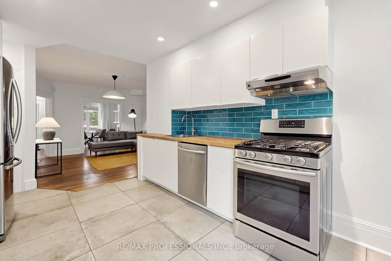 368 Howland Avenue thumbnail 10